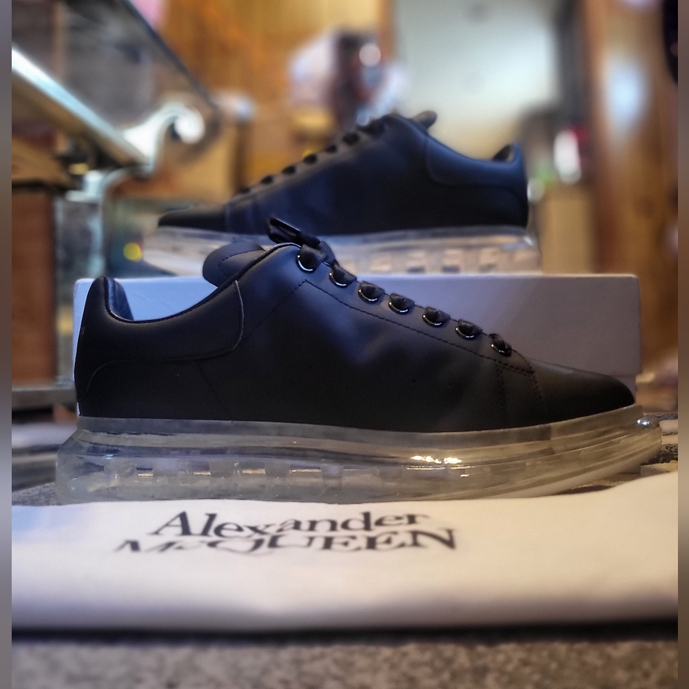 Alexander McQueen Oversized Black size 44 eu